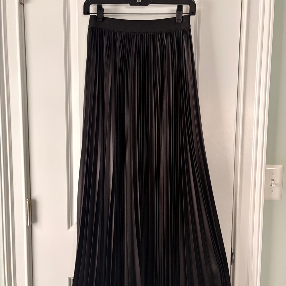 NWT BCBGMaxAzria Black Maxi Pleated Skirt